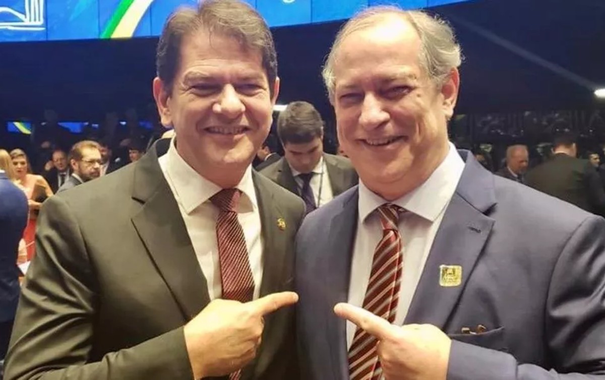 O ex-presidente Luiz Inácio Lula da Silva (PT) se solidarizou com os irmãos Gomes. Redes levantam suspeitas de "perseguição política" O ex-presidente Luiz Inácio Lula da Silva (PT) se solidarizou com os irmãos Gomes. Redes levantam suspeitas de "perseguição política"