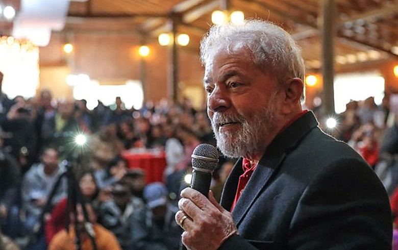 Lula tem 28% na pesquisa espontânea e varia de 37% a 42% nos cenários estimulados - Ricardo Stuckert Lula tem 28% na pesquisa espontânea e varia de 37% a 42% nos cenários estimulados