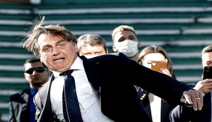 Bolsonaro tá chegando naquele evento na Paulista todo estabanado