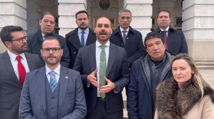 Ratos de Congresso: extremistas brasileiros barrados nos EUA após tentativa fracassada de espalhar fake news