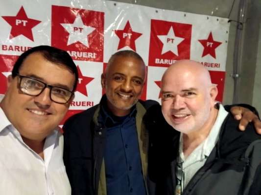 Retorno marcante: ex-secretário estadual de Combate ao Racismo do PT, Rubinho Raízes é celebrado durante festa do partido